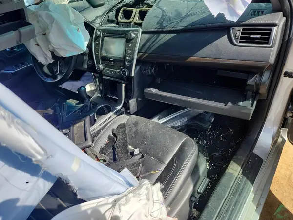 4T1BF1FK4GU119335 2016 TOYOTA CAMRY - Image 8