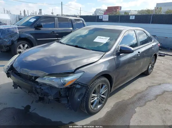 4T1BF1FK4GU119545 2016 TOYOTA CAMRY - Image 2
