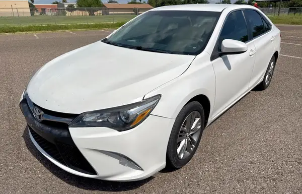 4T1BF1FK4GU121425 2016 TOYOTA CAMRY - Image 2