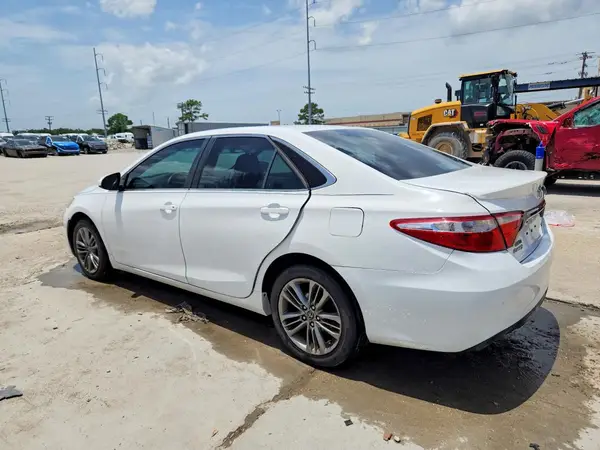 4T1BF1FK4GU122901 2016 TOYOTA CAMRY - Image 2