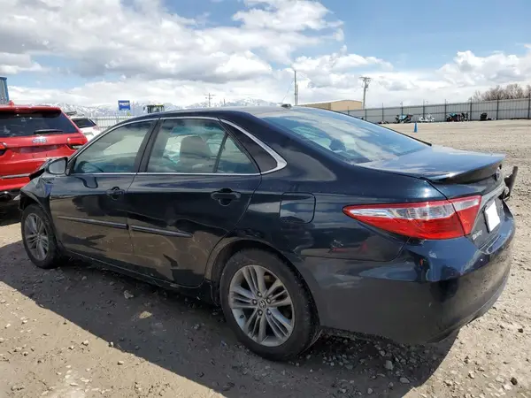 4T1BF1FK4GU123529 2016 TOYOTA CAMRY - Image 2