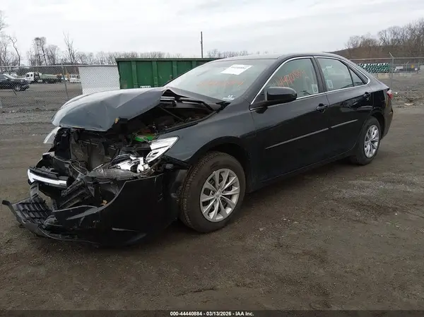 4T1BF1FK4GU129928 2016 TOYOTA CAMRY - Image 2