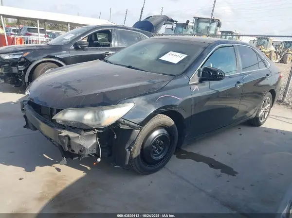 4T1BF1FK4GU130139 2016 TOYOTA CAMRY - Image 2
