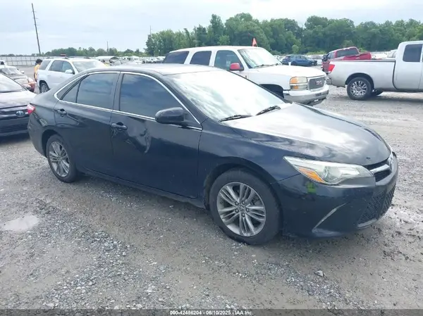 4T1BF1FK4GU131355 2016 TOYOTA CAMRY - Image 1