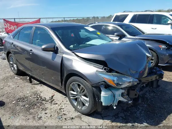 4T1BF1FK4GU131792 2016 TOYOTA CAMRY - Image 1