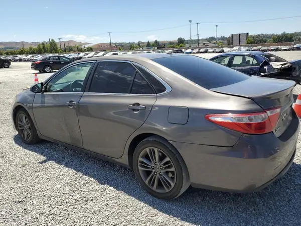 4T1BF1FK4GU132554 2016 TOYOTA CAMRY - Image 2