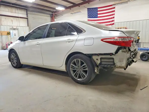 4T1BF1FK4GU133154 2016 TOYOTA CAMRY - Image 2
