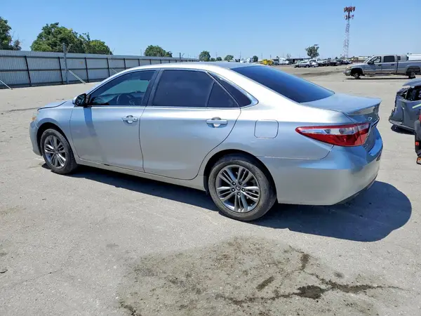 4T1BF1FK4GU133204 2016 TOYOTA CAMRY - Image 2