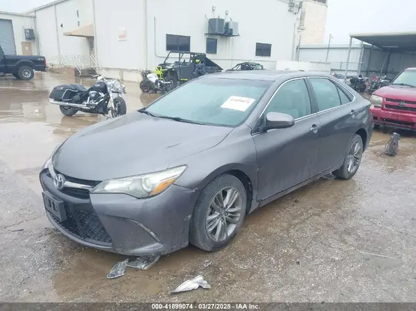 4T1BF1FK4GU133638 2016 TOYOTA CAMRY - Image 2
