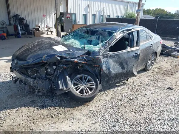 4T1BF1FK4GU133722 2016 TOYOTA CAMRY - Image 2