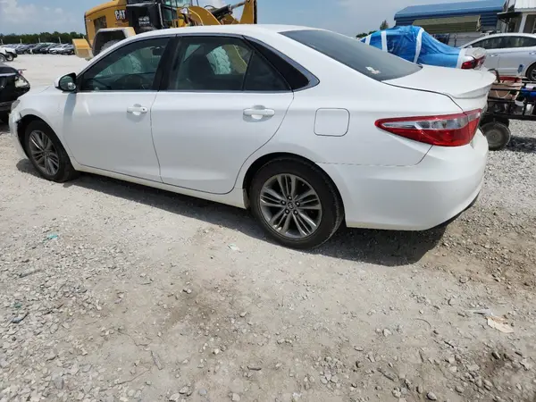 4T1BF1FK4GU134627 2016 TOYOTA CAMRY - Image 2