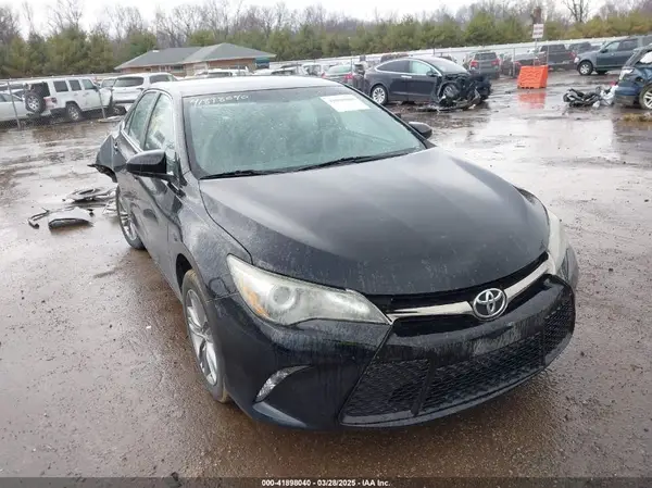 4T1BF1FK4GU137284 2016 TOYOTA CAMRY - Image 1