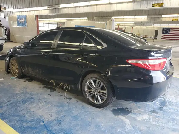 4T1BF1FK4GU138032 2016 TOYOTA CAMRY - Image 2