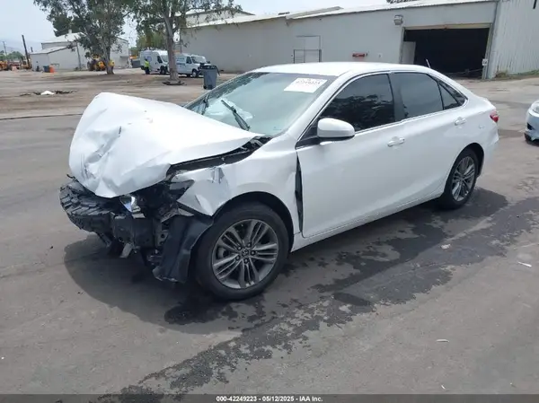 4T1BF1FK4GU139990 2016 TOYOTA CAMRY - Image 2