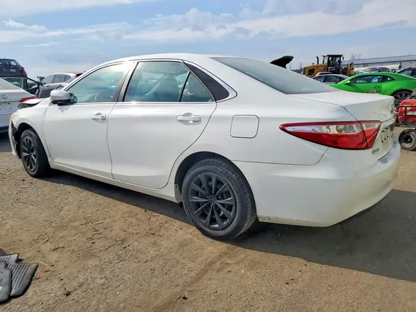 4T1BF1FK4GU141206 2016 TOYOTA CAMRY - Image 2