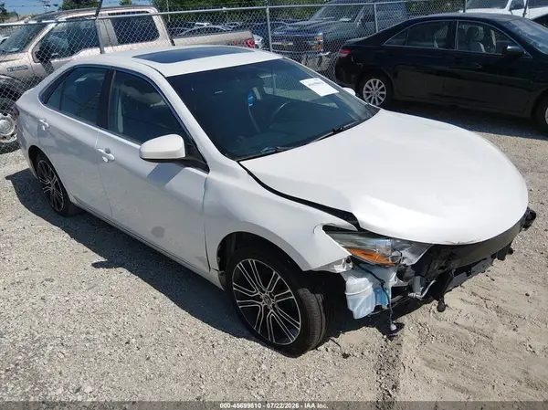 4T1BF1FK4GU146728 2016 TOYOTA CAMRY - Image 1