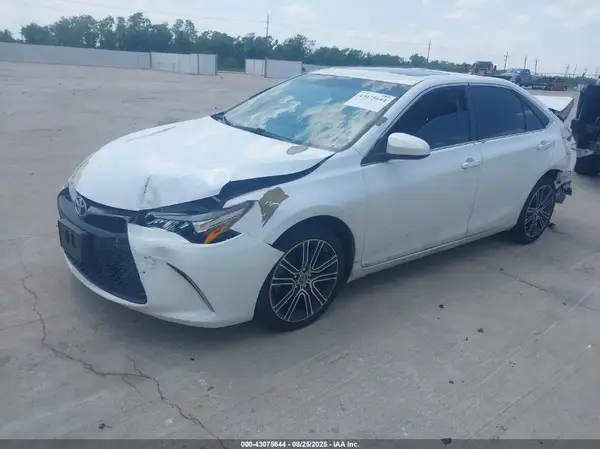 4T1BF1FK4GU146891 2016 TOYOTA CAMRY - Image 2