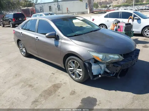 4T1BF1FK4GU147202 2016 TOYOTA CAMRY - Image 1