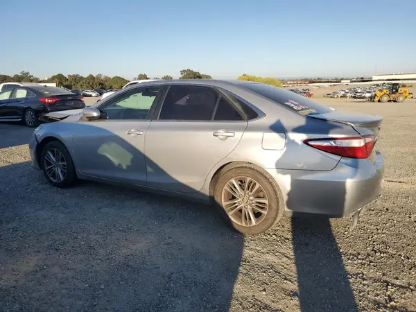 4T1BF1FK4GU147913 2016 TOYOTA CAMRY - Image 2
