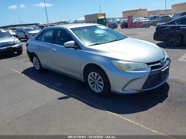 4T1BF1FK4GU148625 2016 TOYOTA CAMRY - Image 1