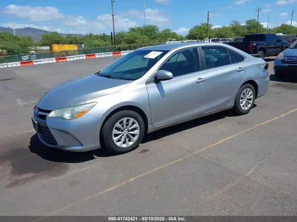 4T1BF1FK4GU148625 2016 TOYOTA CAMRY - Image 2