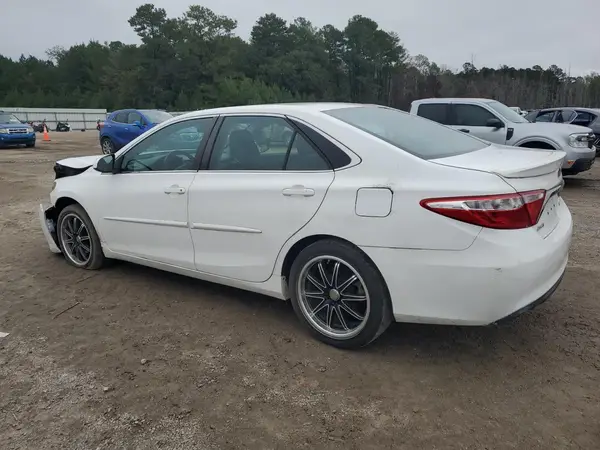 4T1BF1FK4GU149886 2016 TOYOTA CAMRY - Image 2