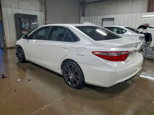 4T1BF1FK4GU151282 2016 TOYOTA CAMRY - Image 2