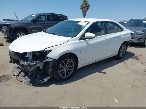 4T1BF1FK4GU151475 2016 TOYOTA CAMRY - Image 2