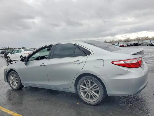 4T1BF1FK4GU152075 2016 TOYOTA CAMRY - Image 2