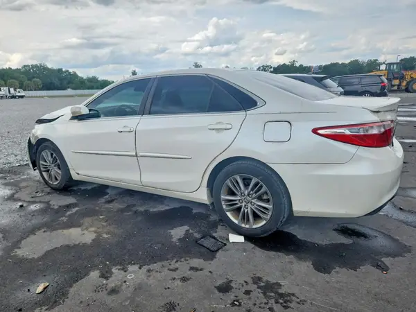 4T1BF1FK4GU152299 2016 TOYOTA CAMRY - Image 2
