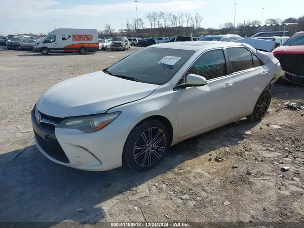 4T1BF1FK4GU157812 2016 TOYOTA CAMRY - Image 2