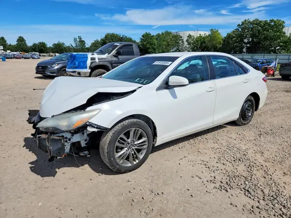 4T1BF1FK4GU159558 2016 TOYOTA CAMRY - Image 1