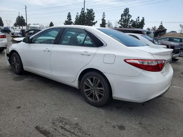 4T1BF1FK4GU159821 2016 TOYOTA CAMRY - Image 2