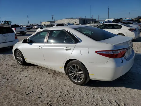 4T1BF1FK4GU160242 2016 TOYOTA CAMRY - Image 2