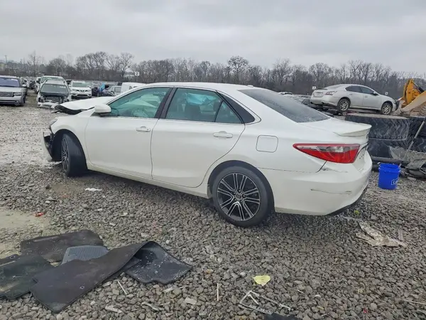 4T1BF1FK4GU160855 2016 TOYOTA CAMRY - Image 2