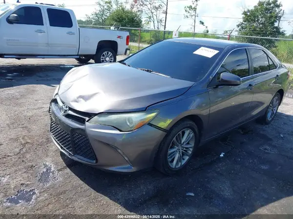 4T1BF1FK4GU162198 2016 TOYOTA CAMRY - Image 2