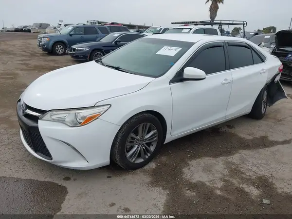 4T1BF1FK4GU163464 2016 TOYOTA CAMRY - Image 2