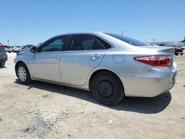 4T1BF1FK4GU166140 2016 TOYOTA CAMRY - Image 2