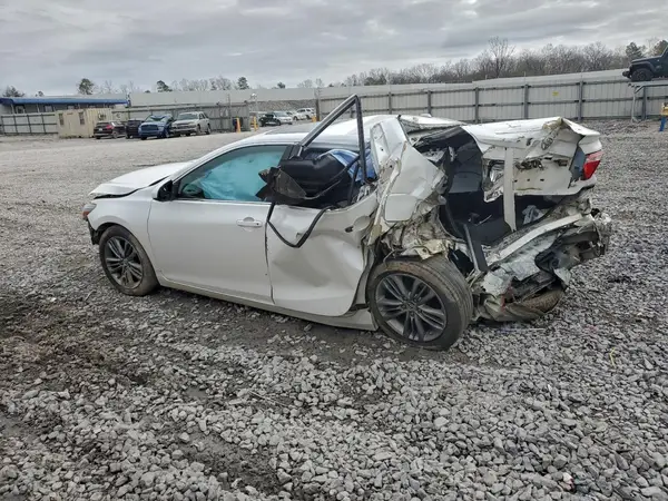 4T1BF1FK4GU166977 2016 TOYOTA CAMRY - Image 2