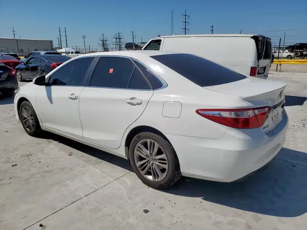 4T1BF1FK4GU168387 2016 TOYOTA CAMRY - Image 2