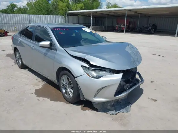 4T1BF1FK4GU168583 2016 TOYOTA CAMRY - Image 1