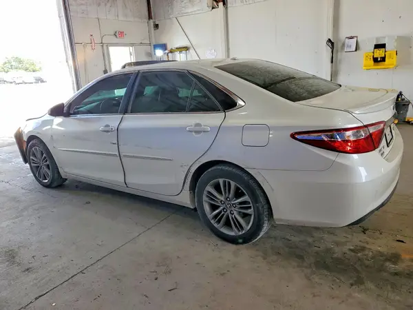 4T1BF1FK4GU169085 2016 TOYOTA CAMRY - Image 2