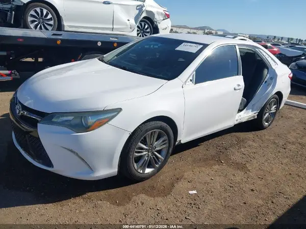 4T1BF1FK4GU171774 2016 TOYOTA CAMRY - Image 2