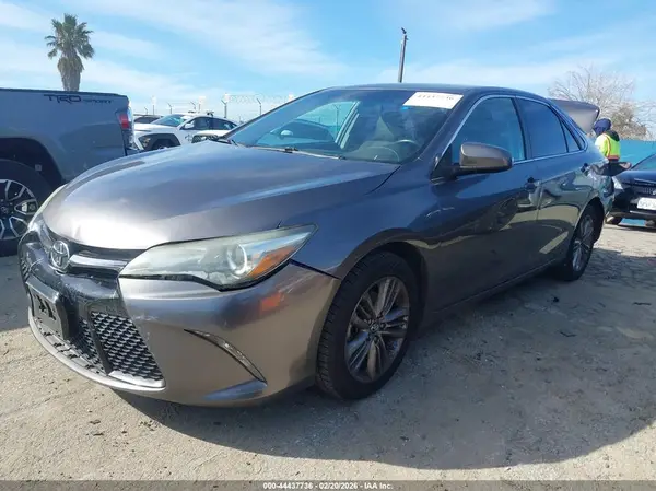 4T1BF1FK4GU173024 2016 TOYOTA CAMRY - Image 2