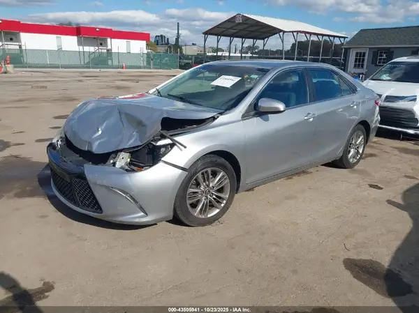 4T1BF1FK4GU173377 2016 TOYOTA CAMRY - Image 2