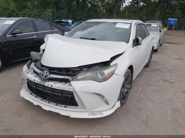 4T1BF1FK4GU174867 2016 TOYOTA CAMRY - Image 2