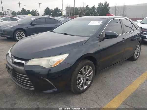 4T1BF1FK4GU178689 2016 TOYOTA CAMRY - Image 2
