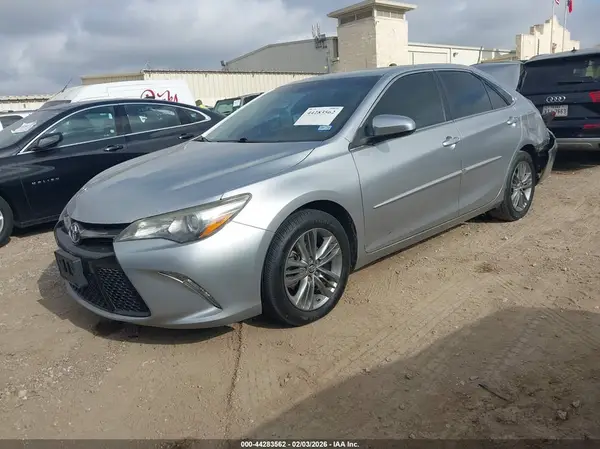 4T1BF1FK4GU178739 2016 TOYOTA CAMRY - Image 2