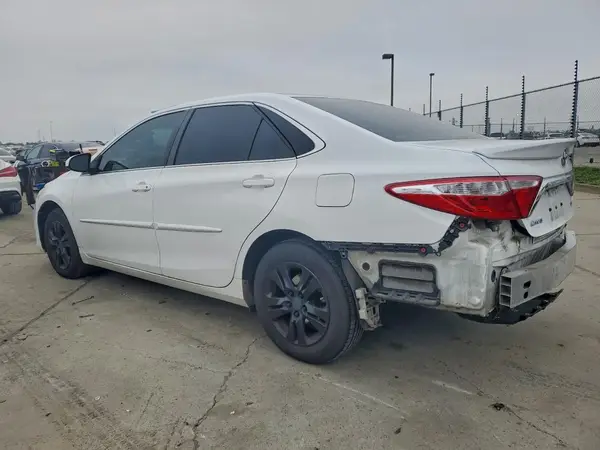 4T1BF1FK4GU179065 2016 TOYOTA CAMRY - Image 2