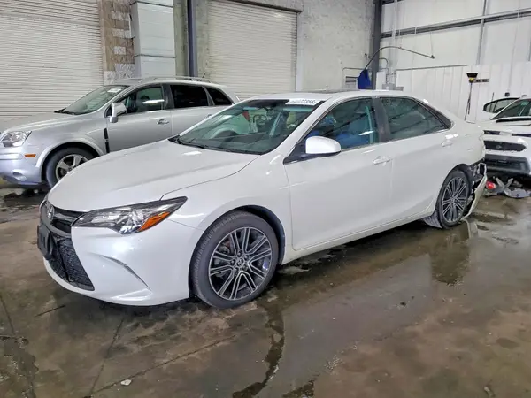 4T1BF1FK4GU181222 2016 TOYOTA CAMRY - Image 1